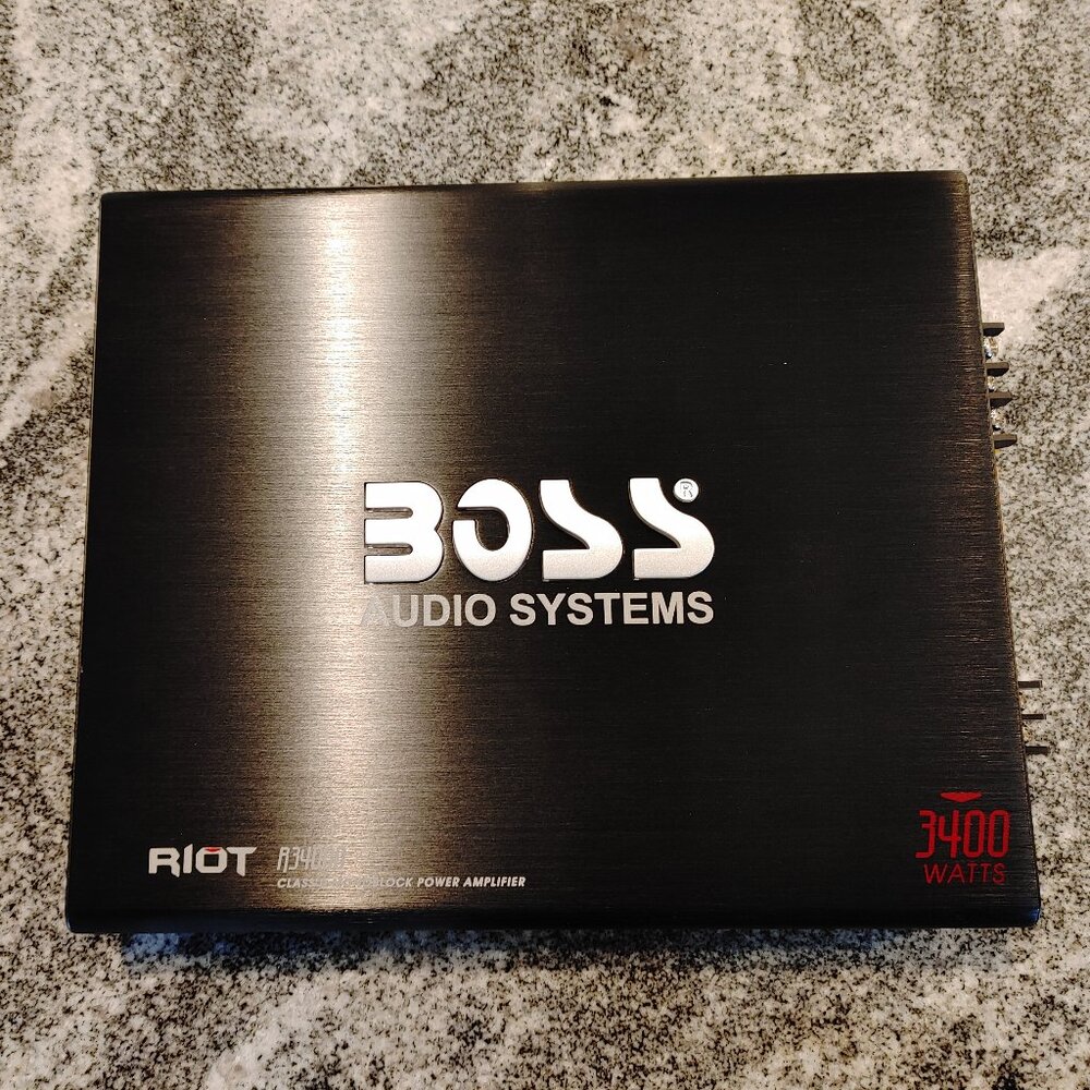 *** Boss Audio Systems R3400D Class D Car Amplifier *** - Picture 3 of 3